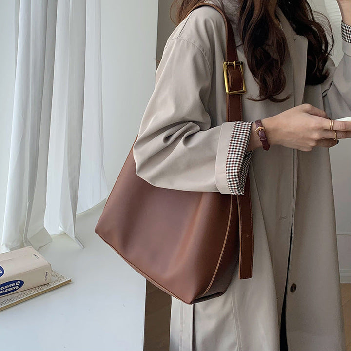 Elise | Adjustable Strap Slouchy Shoulder Bag