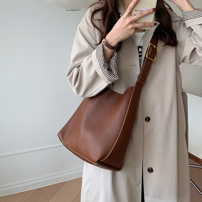 Elise | Adjustable Strap Slouchy Shoulder Bag