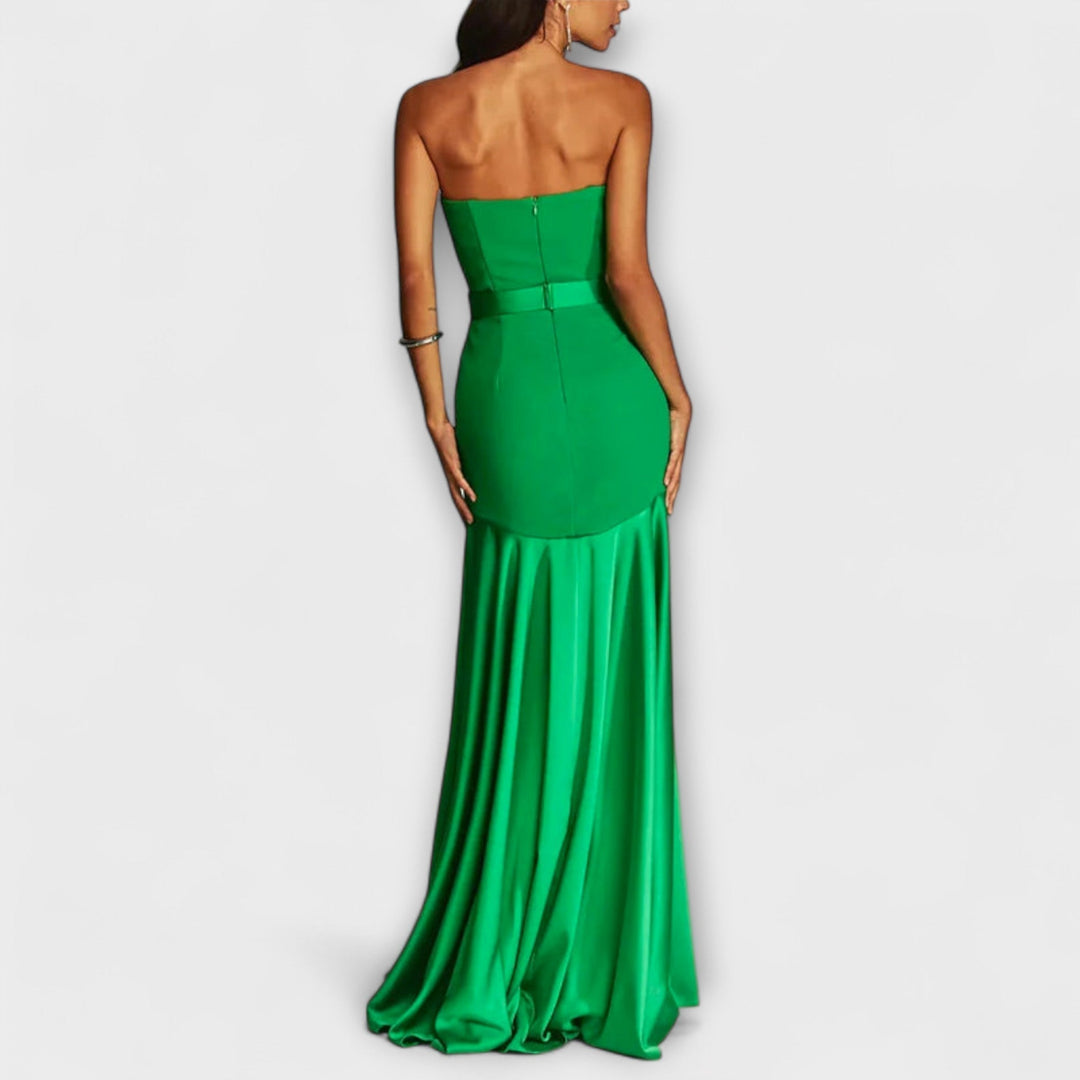 Vada Off-Shoulder Maxi Dress in Flowing Fabric