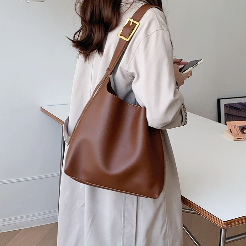 Elise | Adjustable Strap Slouchy Shoulder Bag