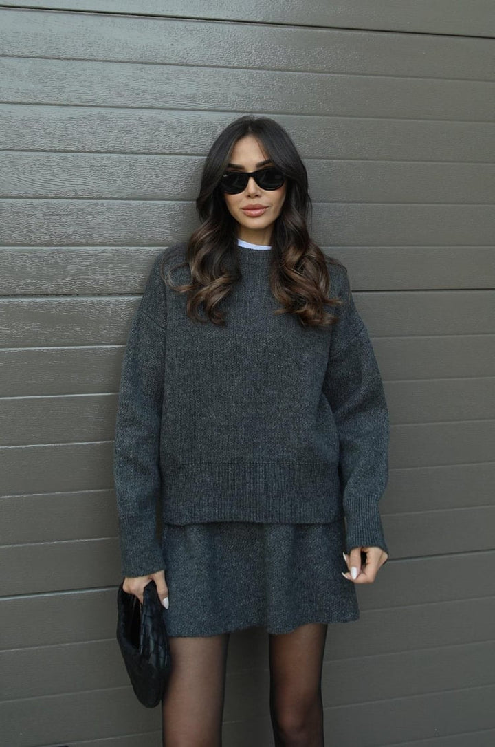 Chic Women's Knit Sweater and Mini Skirt Ensemble