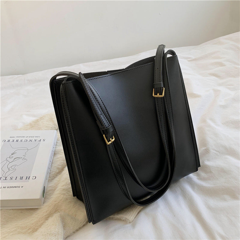Claudia | Sleek Long-Strap Shoulder Tote