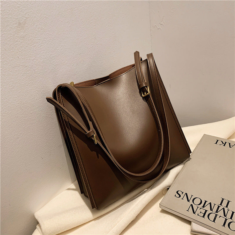 Claudia | Sleek Long-Strap Shoulder Tote