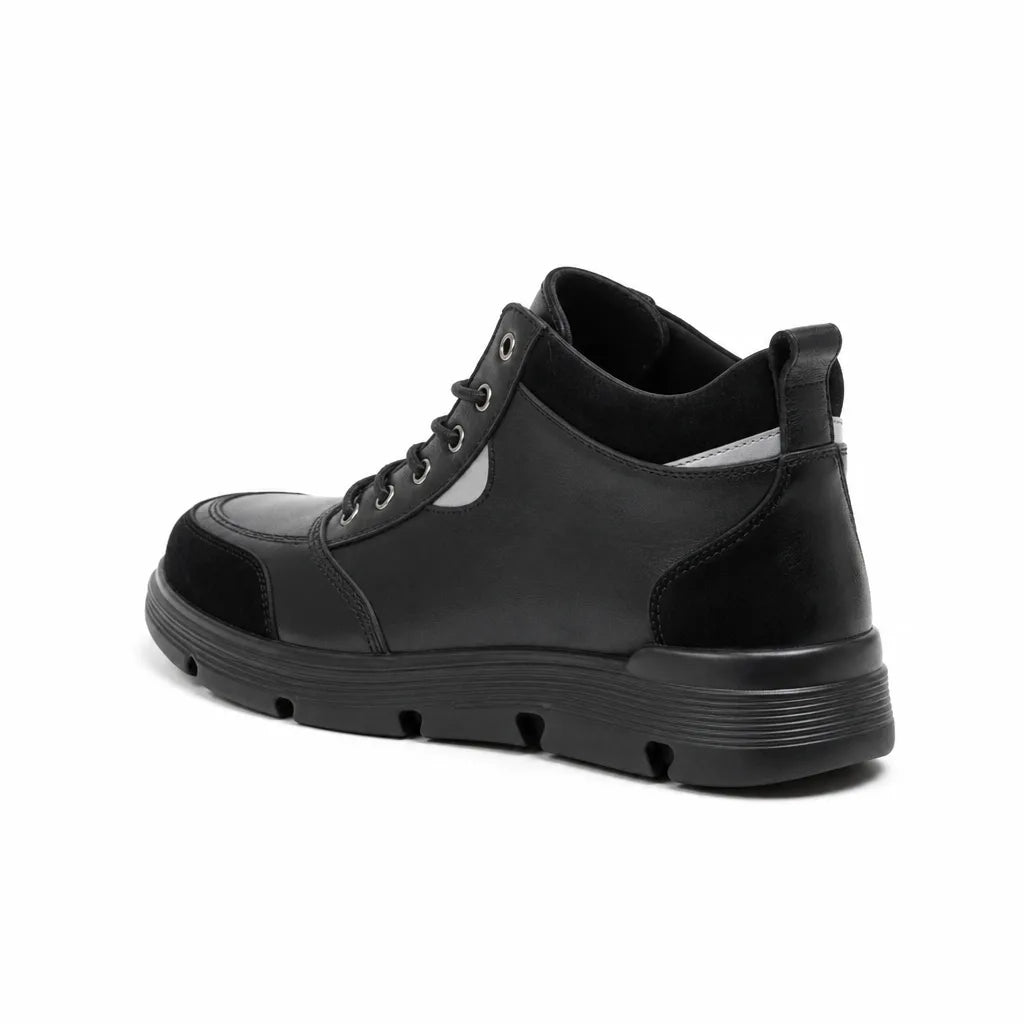 Hunter Colton Leather Sneakers